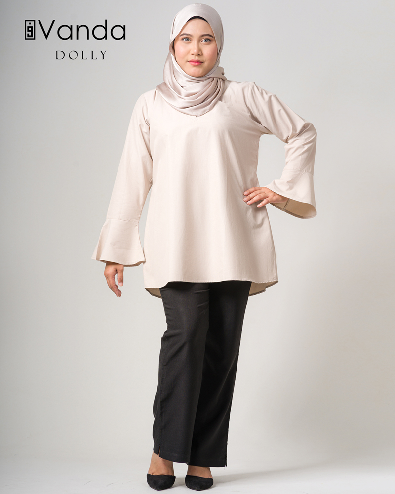 Vanda | Cotton Dolly Blouse in Light Pastel Brown