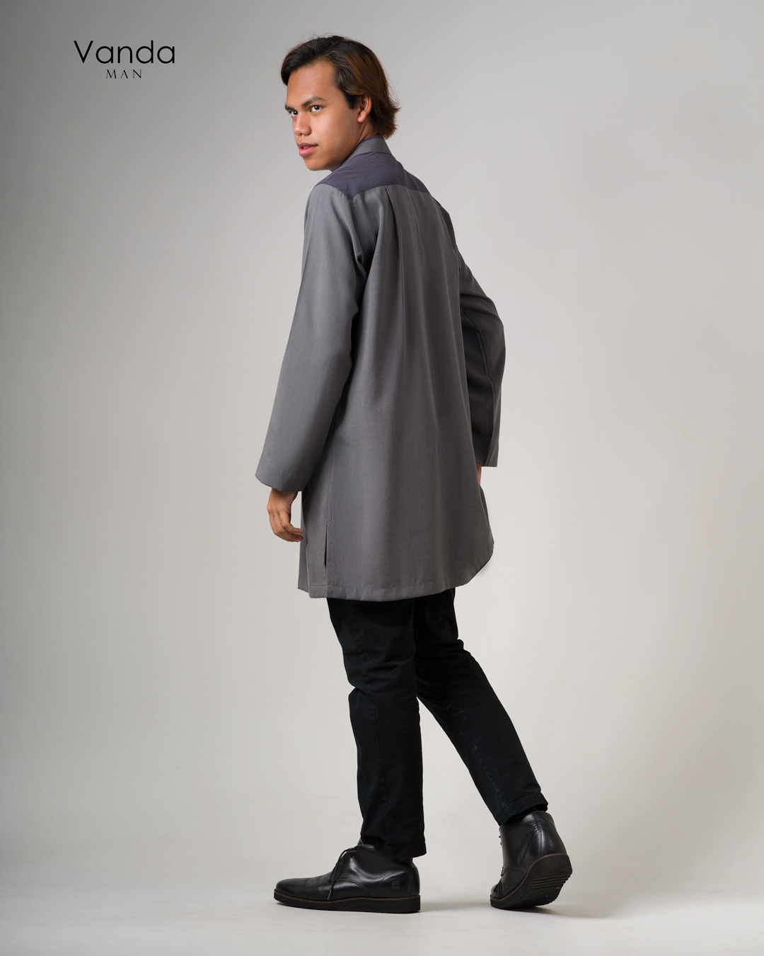 Vanda | Lil Rijal in Light Grey - Image 3